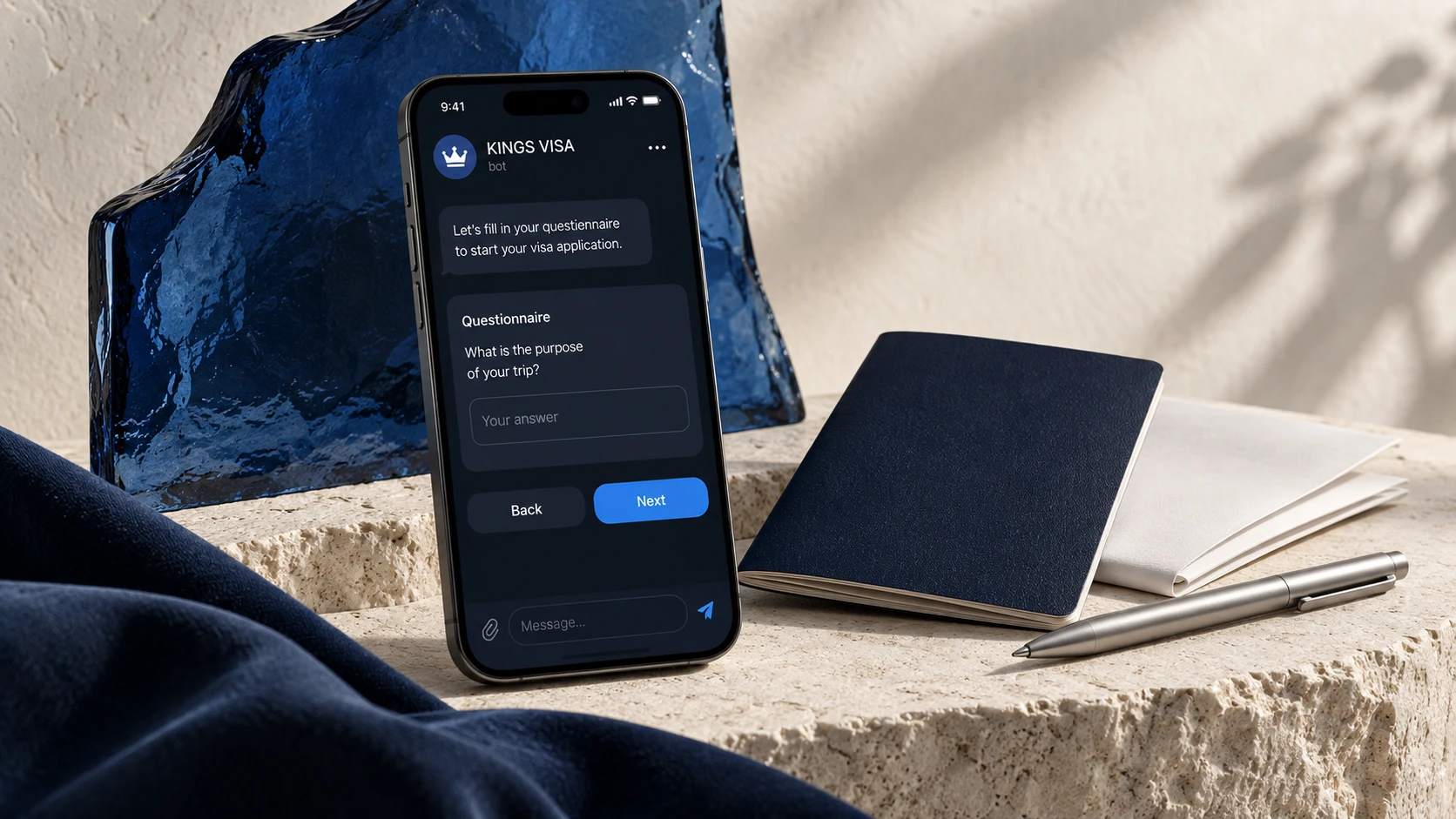 Постановочная визуализация KINGS VISA: телефон с анкетой, закрытый документ и ручка на каменной подставке
